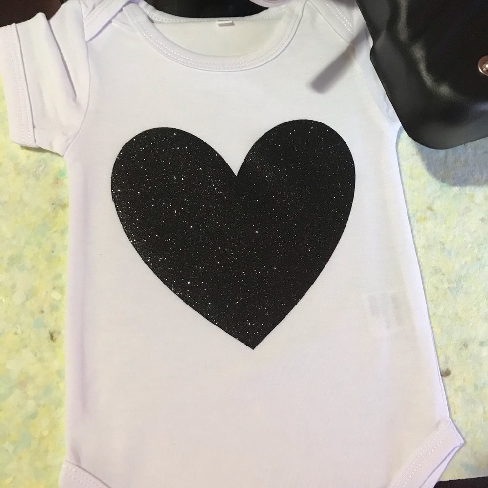 💝💕👶👧🏼Custom baby onesie with tutu💝💕👶👧🏼